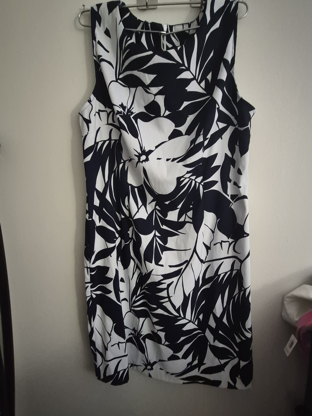 Sleeveless Black & White Floral Shift Dress